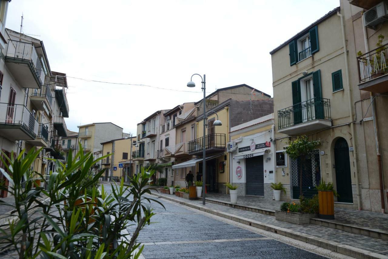 City House Villa Campofelice Di Roccella Eksteriør billede